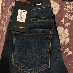 Fashion Nova Skinny Jeans SIZE 0 . NEW WITH TAGS